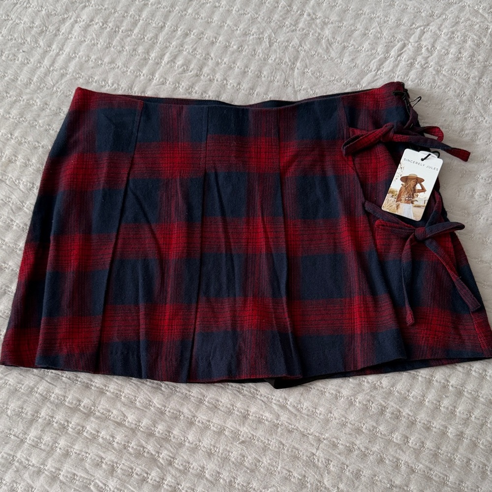 Sincerely Jules Plaid Red & Navy Pleated Mini Skirt w/ Shorts Medium ❤️
